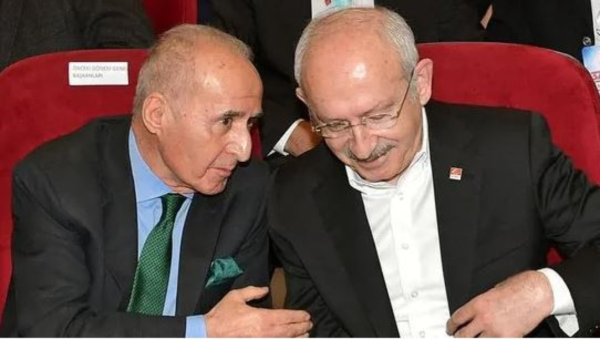 Hikmet Çetin'den Kılıçdaroğlu hakkında şok iddia 1 Eski CHP Genel Başkanı Hikmet Çetin, Cumhuriyet Halk Partisi’nin bugün görülecek ‘Kurultay davası’ öncesinde dikkat çeken açıklamalarda bulundu.