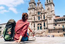 İspanya Santiago de Compostela’da rekor sayıya ulaşan turistler, tarihi merkezi yaşanmaz hale getirdi.