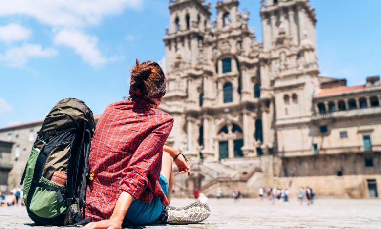 İspanya'da turizm çılgınlığı yerel halkı bezdirdi 5 İspanya Santiago de Compostela’da rekor sayıya ulaşan turistler, tarihi merkezi yaşanmaz hale getirdi.
