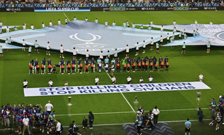 UEFA İcra Kurulu, İsrail'i salı günü yapılacak oylamadan çıkacak sonuca göre milli takım ve kulüp müsabakalarından men edecek