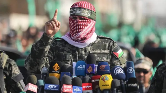 İsrail: Hamas sözcüsü Ebu Ubeyde öldürüldü 1 İsrail ordusu, Hamas’ın silahlı kanadı Kassam Tugayları’nın uzun yıllardır sözcülüğünü yapan Ebu Ubeyde’yi öldürdüğünü duyurdu