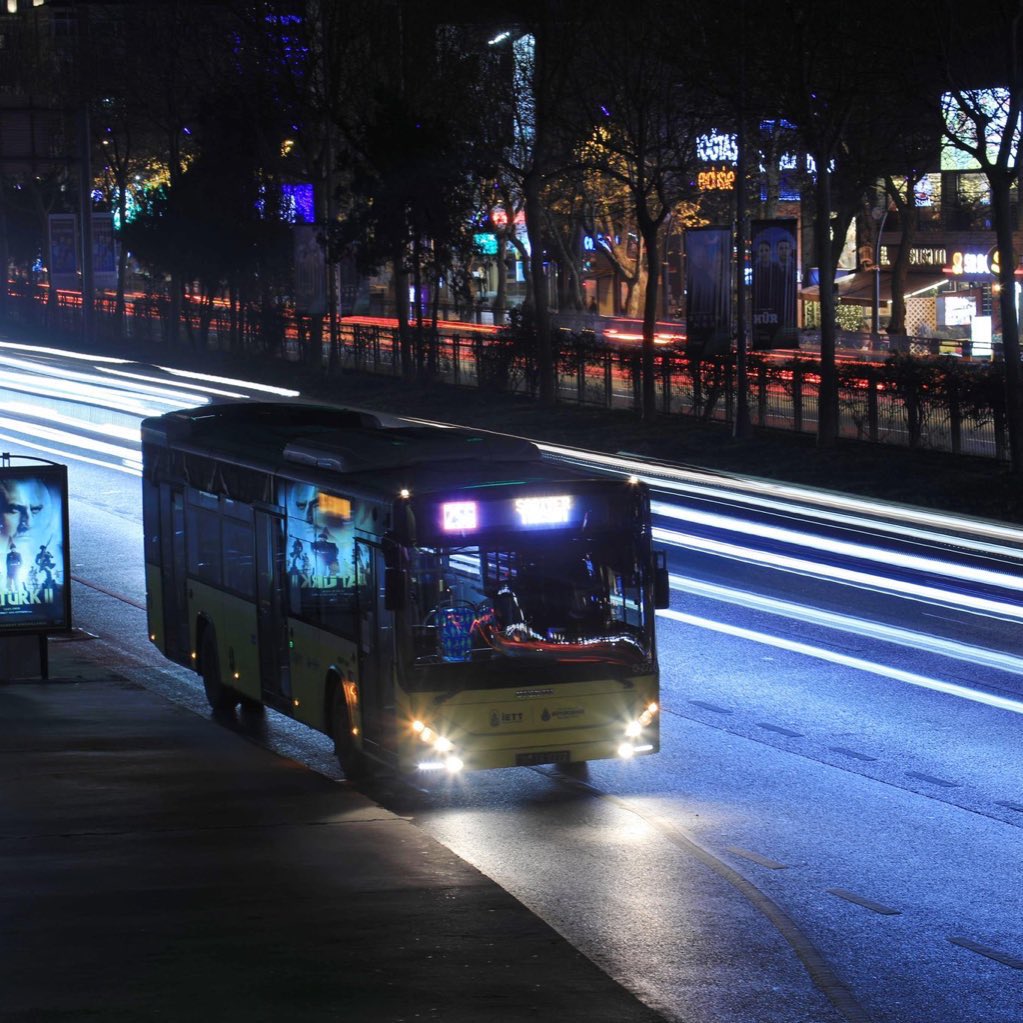 İstanbul'da ulaşıma zam 1 İstanbul Büyükşehir Belediyesi yönetimi, otobüs, metro, metrobüs, minibüs ve vapur gibi toplu ulaşım araçlarıyla taksi ve okul servislerine yüzde 29.22 zam yaptı