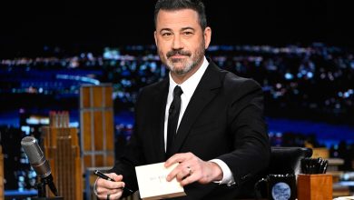 Jimmy Kimmel’ın programı Charlie Kirk yorumu sonrası askıya alındı 3 Jimmy Kimmel, Cumhuriyetçi aktivist Charlie Kirk’ün geçtiğimiz hafta suikast sonucu öldürülmesinin ardından yaptığı açıklamalarla tartışma yarattı.