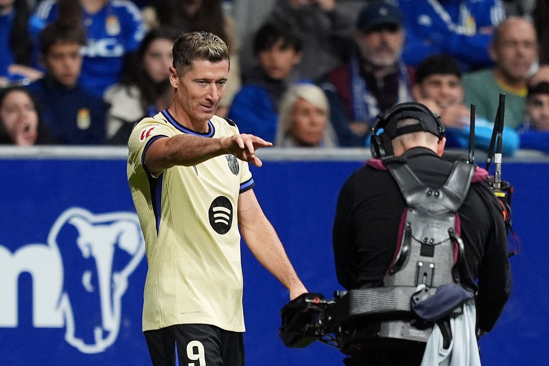 Barcelona'yı Lewandowski kurtardı 1 İspanya Ligi'nde Barcelona, 1-0 geriye düştüğü Oviedo deplasmanında Robert Lewandowski ile maçı çevirdi