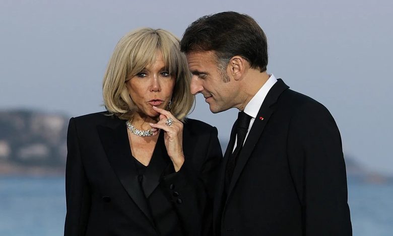 Fransa Cumhurbaşkanı Emmanuel Macron ve eşi Brigitte Macron, ABD’li aşırı sağcı influencer Candace Owens hakkında açtıkları iftira davasında yeni bir adım atıyor.