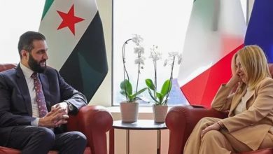 Meloni ve Şara’nın görüşmesine İtalyan liderin bakışları damga vurdu 5 BM Genel Kurulu kapsamında New York’ta bir araya gelen Suriye Cumhurbaşkanı Ahmed Şara ile İtalya Başbakanı Giorgia Meloni’nin görüşmesine, Meloni’nin dikkat çeken bakışları damgasını vurdu.