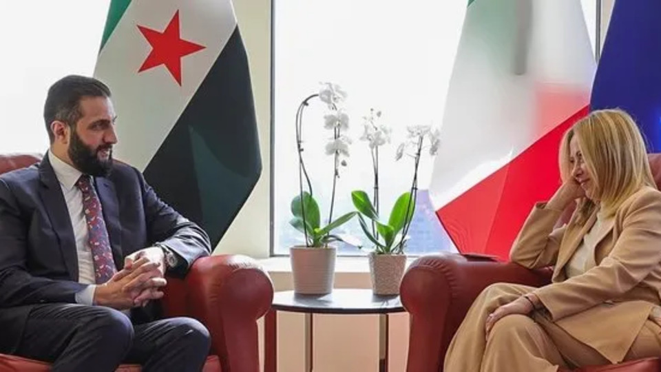 Meloni ve Şara’nın görüşmesine İtalyan liderin bakışları damga vurdu 1 BM Genel Kurulu kapsamında New York’ta bir araya gelen Suriye Cumhurbaşkanı Ahmed Şara ile İtalya Başbakanı Giorgia Meloni’nin görüşmesine, Meloni’nin dikkat çeken bakışları damgasını vurdu.