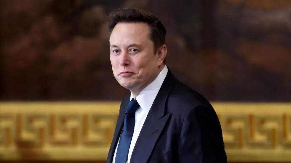 Musk ve Prens Andrew, Epstein dosyalarında yeniden gündemde 1 ABD’de Kongre’ye sunulan yeni Epstein belgelerinde Elon Musk’ın adaya davet edildiği, Prens Andrew’un ise Epstein’la aynı uçuşta yer aldığı kayıtlara yansıdı.