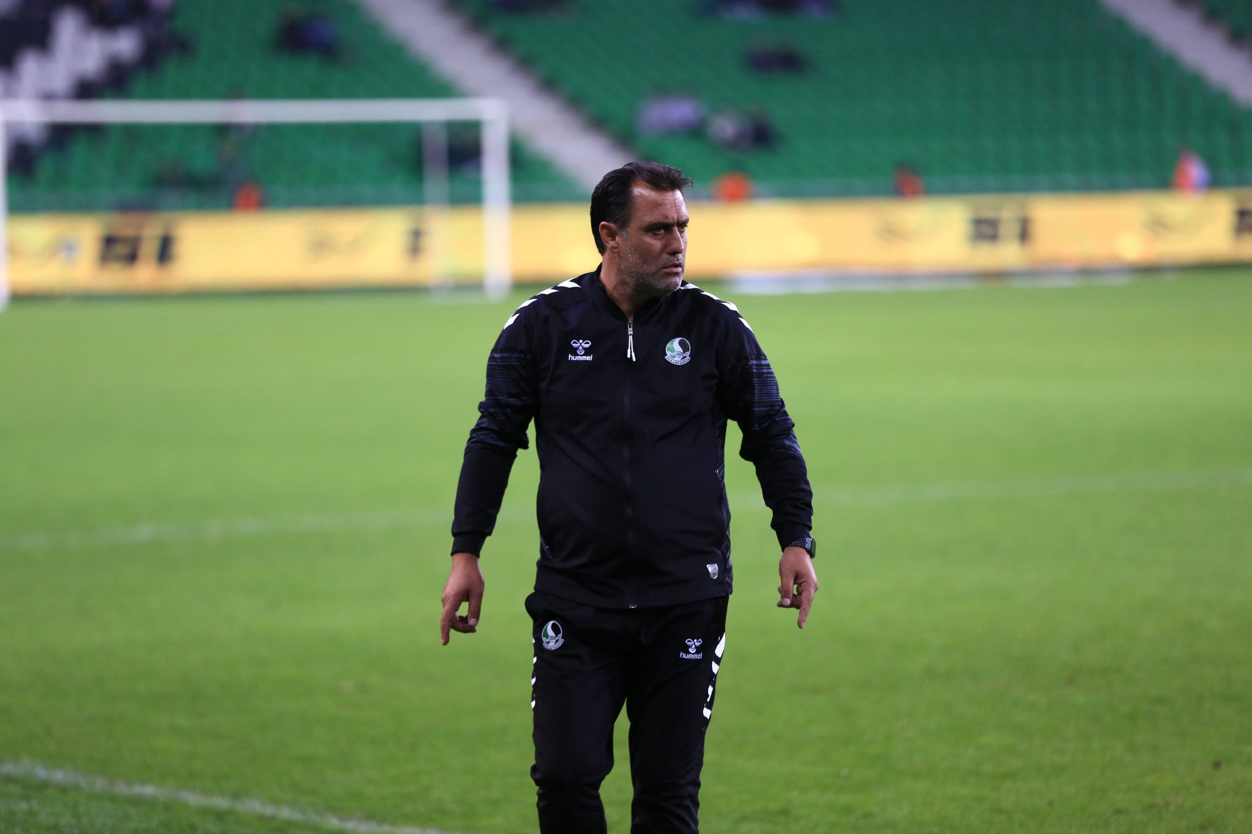 Sakaryaspor'dan tarihi hata 1 Trendyol 1. Lig'de Sakaryaspor, 0-0 berabere kaldığı Sivasspor maçında 7 yabancıyla oynadığı için 3-0 hükmen mağlup sayılacak