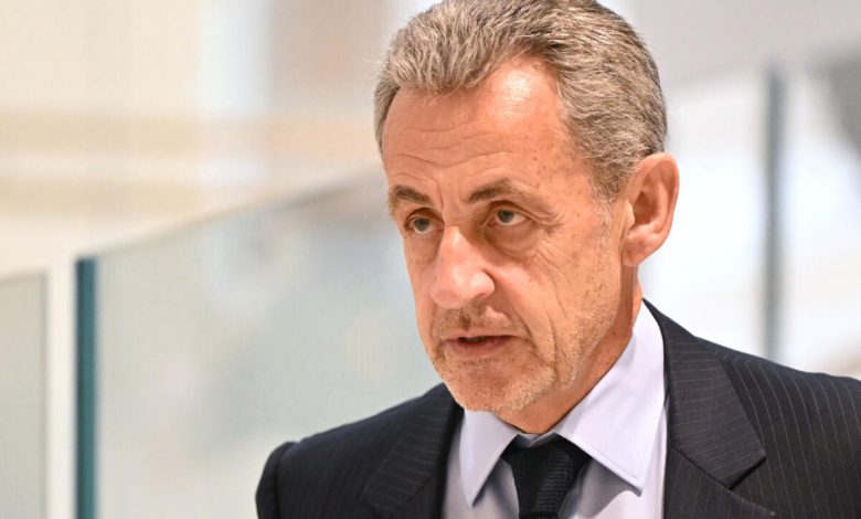 Fransa’nın başkenti Paris’te görülen davada Nicolas Sarkozy, Libya lideri Muammer Kaddafi’den yasa dışı seçim finansmanı almakla suçlu bulundu.