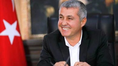 Şükrü Sözen ve kardeşi rüşvet soruşturmasında tutuklandı 1 Eski Manavgat Belediye Başkanı Şükrü Sözen ile kardeşi Fatih Sözen çıkarıldıkları mahkemece tutuklandı.