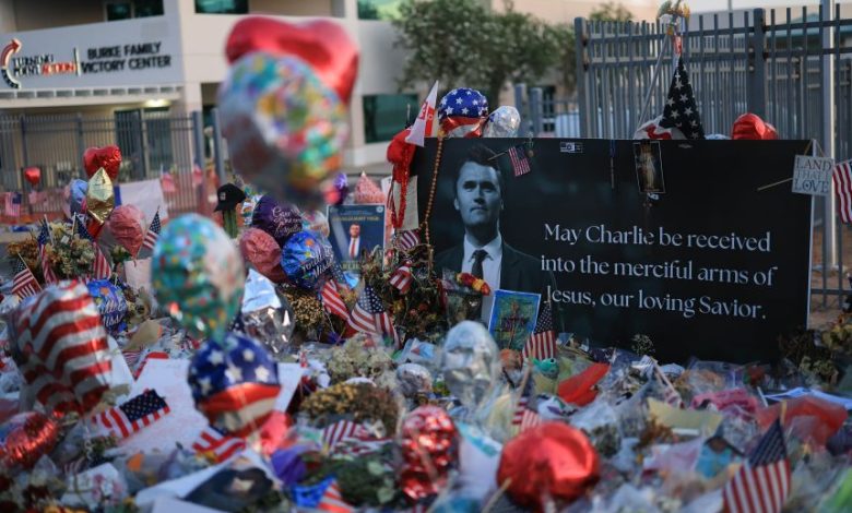 Trump, suikasta kurban giden Charlie Kirk için Arizona’da anma törenine katıldı 19 trump charlie kirk anma toreni