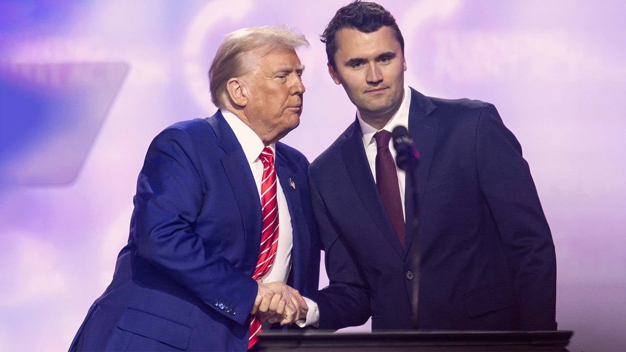 Trump destekçisi Charlie Kirk, üniversitedeki etkinlikte vuruldu 1 ABD’de muhafazakâr yorumcu ve siyasi aktivist Charlie Kirk, Utah Valley Üniversitesi’nde konuşma yaptığı sırada silahlı saldırıya uğradı.