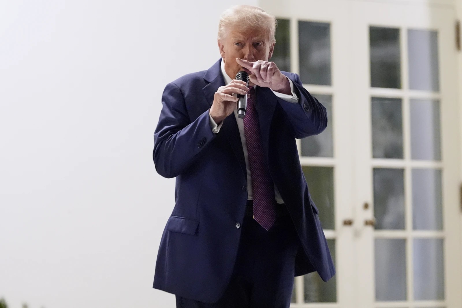 Trump’ın Chicago’ya ulusal muhafız tehdidi kriz yarattı 1 ABD Başkanı Donald Trump, Apocalypse Now filmine atıf yapan bir görselle Chicago’ya Ulusal Muhafız ve göçmenlik ajanları göndereceğini duyurdu.