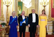 ABD Başkanı Donald Trump ve eşi Melania Trump, İngiltere’ye yaptıkları ikinci resmi devlet ziyareti kapsamında Londra’ya indi.