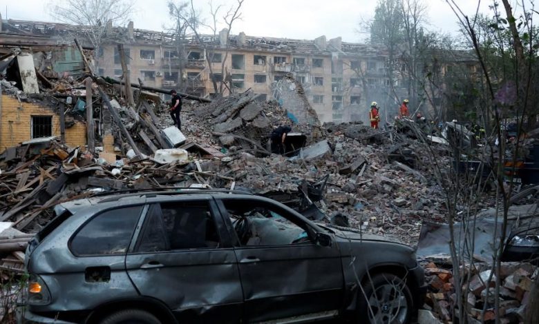 Ukrayna’nın Foros saldırısı: 3 ölü, 16 yaralı 14 Kırım’da düzenlenen drone saldırısı can kaybına yol açarken, aynı gece Rusya’nın Zaporijya’ya yaptığı bombardımanda 2 kişi hayatını kaybetti.