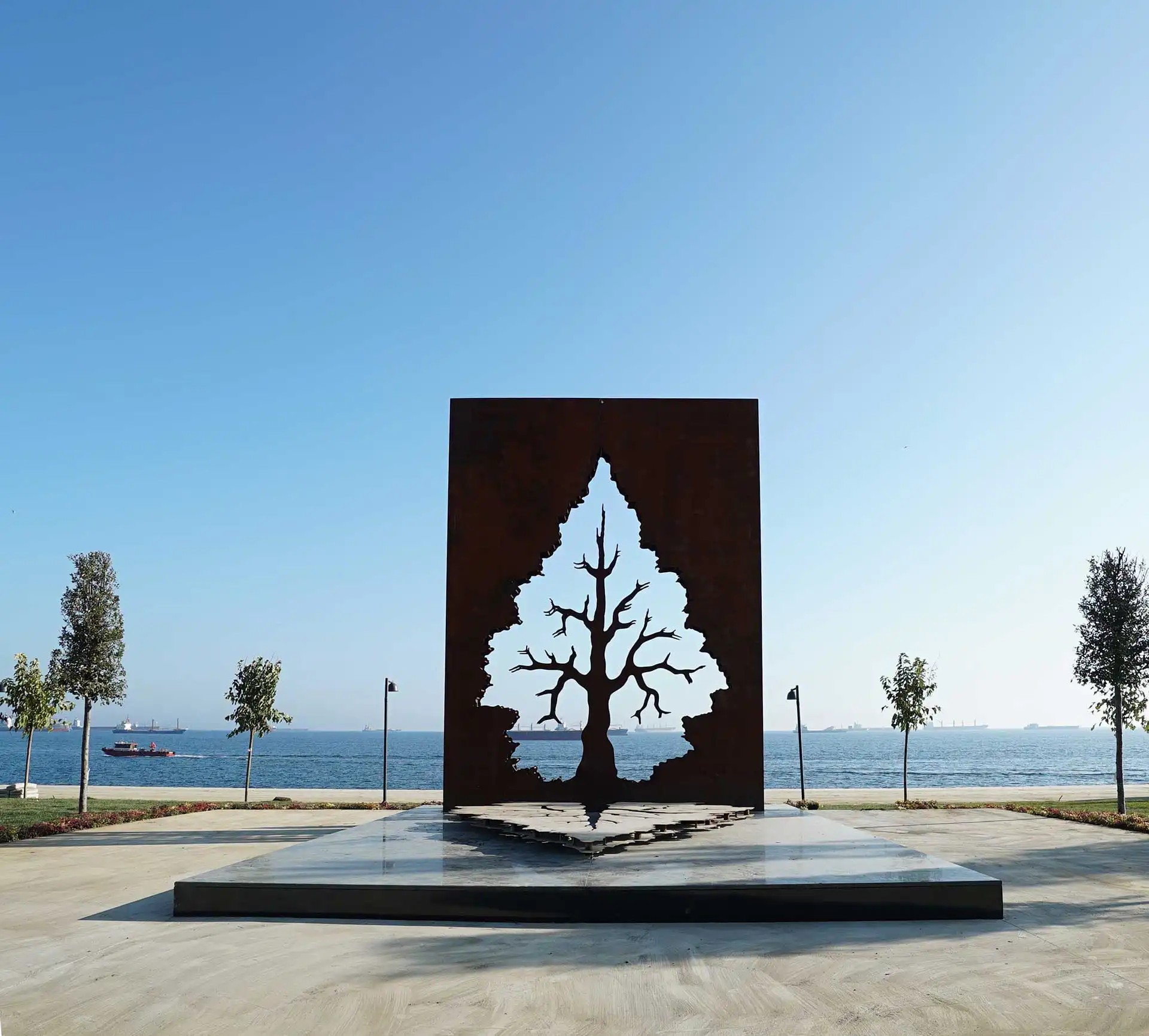 8 Ekim’de Rumeli’den Anavatana Uzanan Büyük Göçler Anılacak 1 Rumeli’den Anadolu’ya uzanan göç yollarında hayatını kaybeden binlerce insan, 8 Ekim’de İstanbul Zeytinburnu’nda düzenlenecek anlamlı bir törenle anılacak.