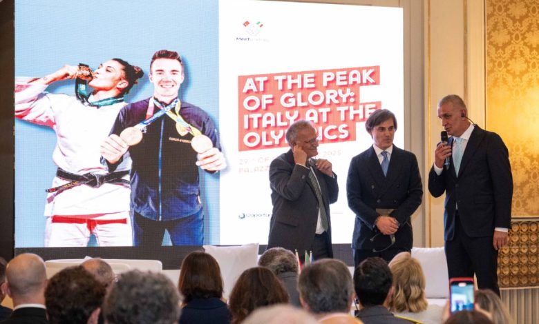 Ankara Büyükelçisi Giorgio Marrapodi, İtalya Spor Günü kapsamında A Millî Takımımızın İtalyan teknik direktörü Vincenzo Montella'ya "Dünya ve Spor Diplomasisinde İtalyan Spor Elçisi" ödülünü takdim etti.