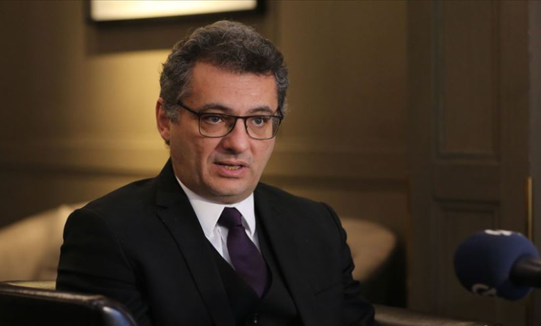 KKTC’de Cumhurbaşkanlığı seçimini muhalefetin adayı CTP’li Tufan Erhürman, mevcut Cumhurbaşkanı Ersin Tatar karşısında açık ara kazandı