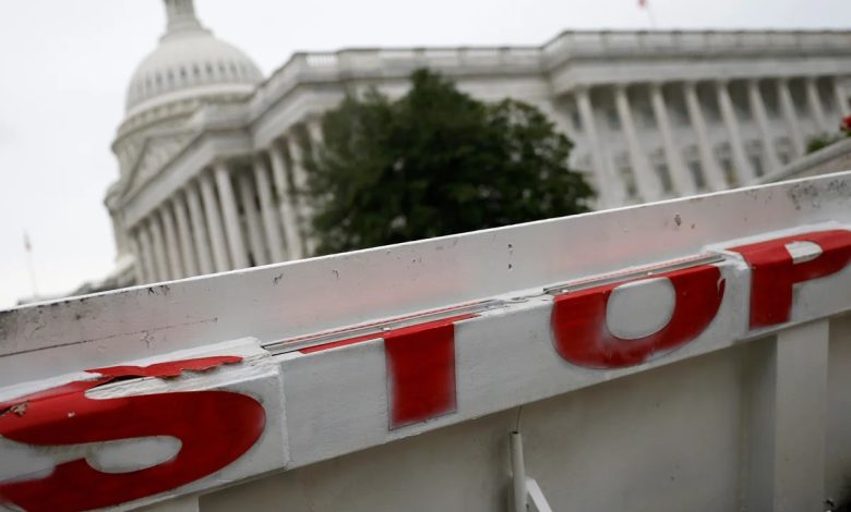 ABD’de federal hükümet, Kongre’nin geçici bütçe tasarısında uzlaşamaması üzerine gece yarısından itibaren resmen kapandı.