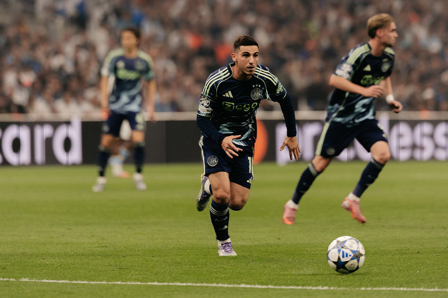 Ajax tepetaklak gidiyor