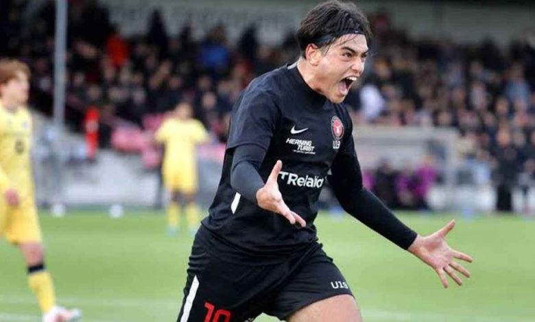 Türk futbolunun yeni cevheri Aral Şimşir 20 UEFA Avrupa Ligi’nde 3. hafta sonunda liderlik koltuğuna oturan Danimarka ekibi Midtjylland’da Aral Şimşir, gol ve asistleriyle büyülüyor