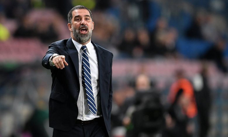 Arda Turan'a soğuk duş 6 UEFA Konferans Ligi'nde Samsunspor'un deplasmanda 1-0 yendiği Legia Varşova, Arda Turan'lı Shakhtar Donetsk'i deplasmanda 2-1 mağlup etti