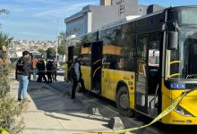 İstanbul’da İETT otobüsünde cinayet 4 İstanbul Arnavutköy'de seyir halindeki İETT otobüsünde çıkan kavgada 1 kişi hayatını kaybetti, şoför ve bir yolcu yaralandı