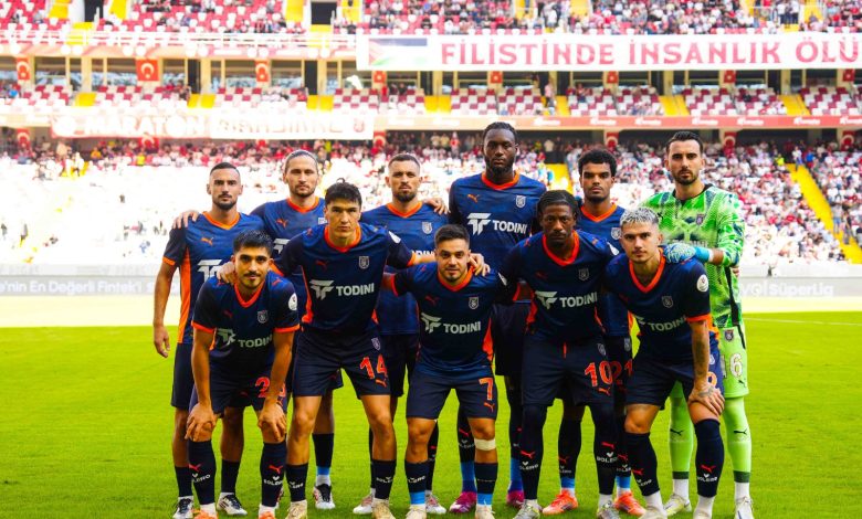 Başakşehir’den altın 3 puan 12 Başakşehir, Trendyol Süper Lig’de Antalyaspor’u deplasmanda 4-0 yenerek bu sezon ikinci galibiyetini aldı