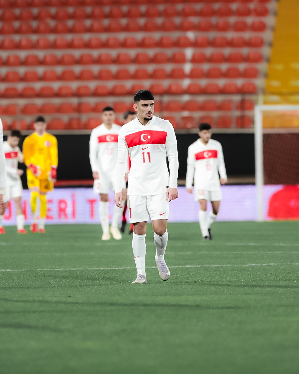 Ümit Milli Futbol Takımı çok rahat 1 Ümit Milli Futbol Takımı, Avrupa Ümit Milli Şampiyonası Elemeleri'ndeki ikinci maçında Litvanya'yı Başar Önal ve Emirhan İlkhan'ın golleriyle devirdi
