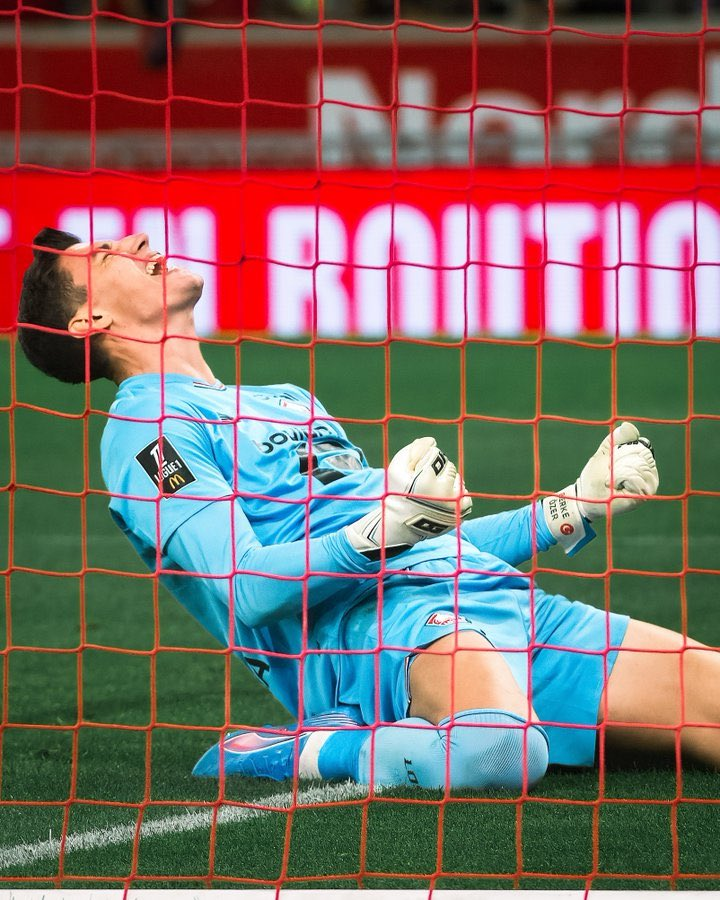 Berke Özer kalesinde devleşti 1 A Milli Futbol Takımı kampını terk eden kaleci Berke Özer, Lille'in Nantes deplasmanında performansıyla yıldızlaştı