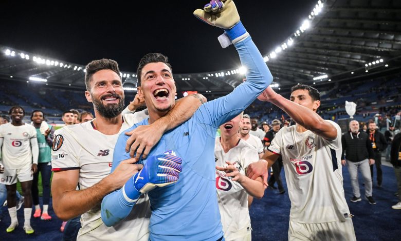 Lille, kalecisi Berke Özer'in, çok iyi oynadığı Paris Saint Germain karşısında 85. dakikada Ethan Mbappe'nin golüyle 1-1 berabere kaldı