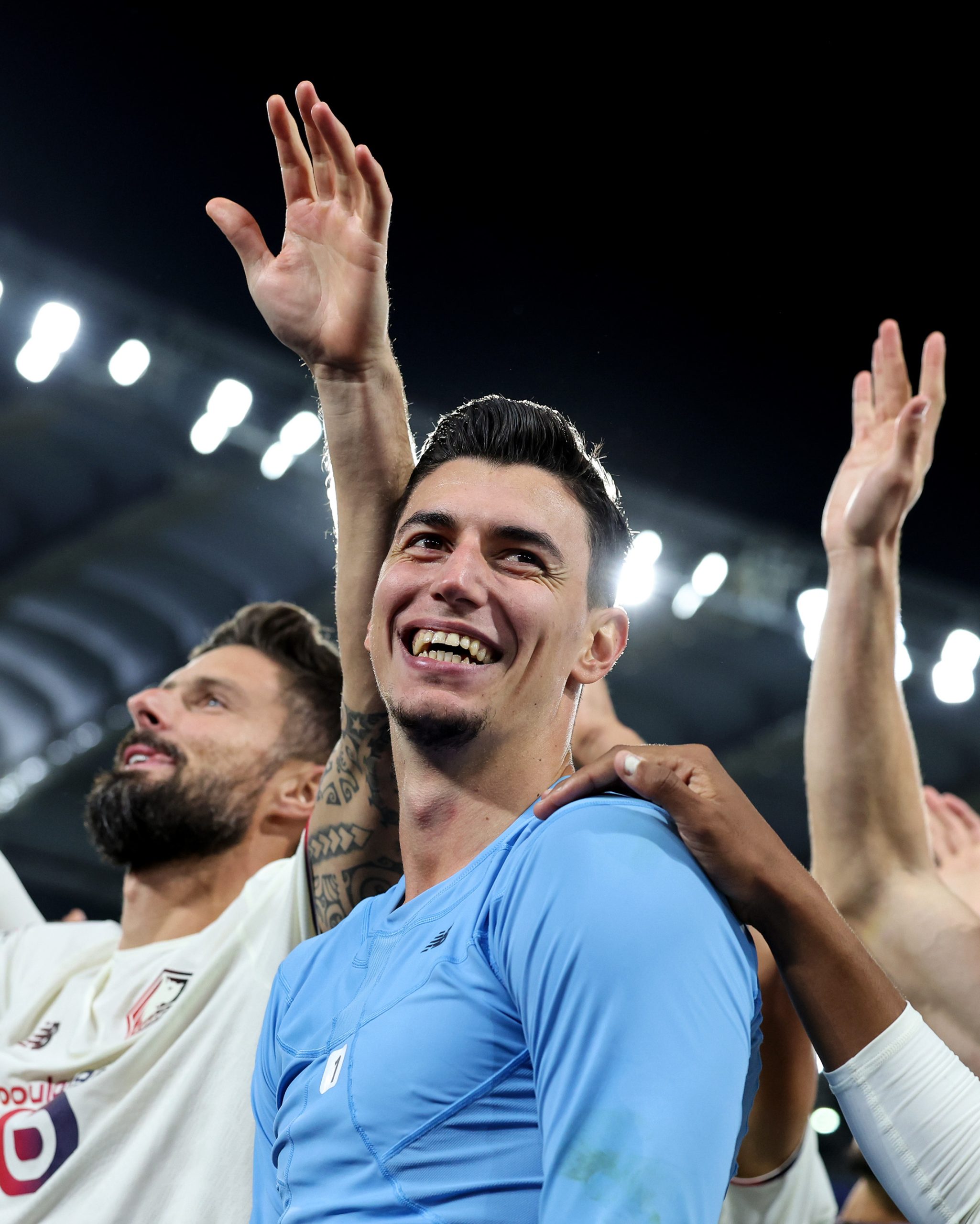 Berke Özer kampı terk etti 1 A Milli Futbol Takımı'nda Bulgaristan maçının kadrosuna alınamamasına tepki gösteren Berke Özer kamptan ayrıldı