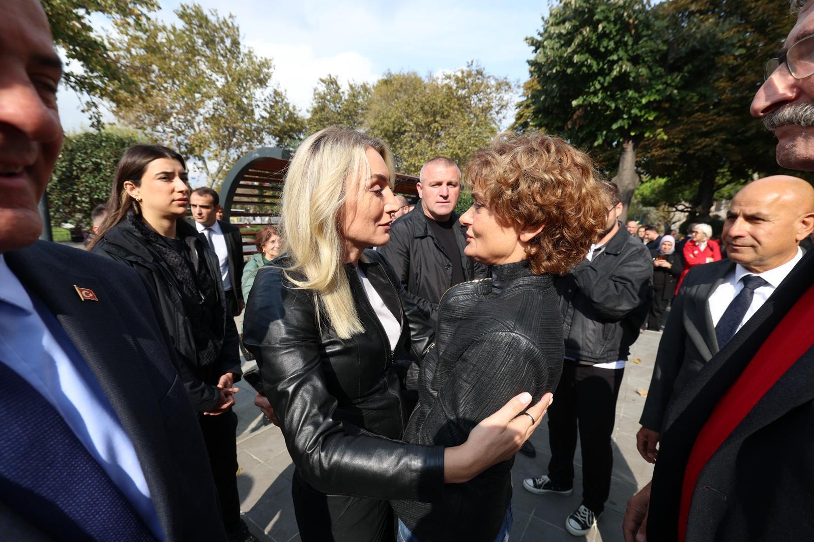 Canan Kaftancıoğlu sürpriz buluşmada 1 CHP’nin eski İstanbul İl Başkanı Canan Kaftancıoğlu, Ekrem İmamoğlu’nun eşi Dilek İmamoğlu ile bir araya gelerek destek verdi