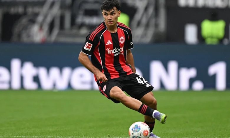 Milli Takım'da Can Uzun isyanı 12 A Milli Futbol Takımı'nda teknik direktör Vincenzo Montella'nın Can Uzun'a çok az şans vermesine taraftarlardan büyük tepki var