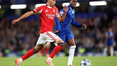 Jose Mourinho tokadı yiyip döndü 9 Şampiyonlar Ligi'nde, teknik direktör Jose Mourinho'nun çalıştırdığı Benfica, Chelsea'ye 1-0 yenilerek ikide sıfır çekti.