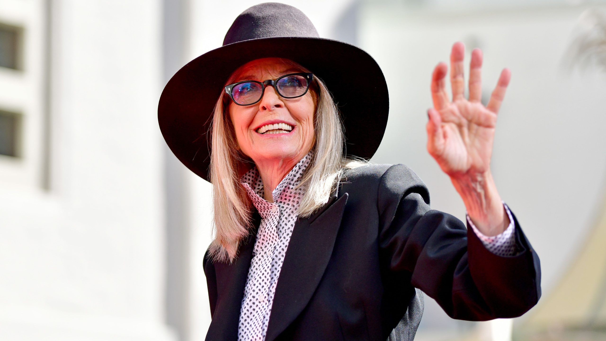 Oscar ödüllü oyuncu Diane Keaton hayatını kaybetti 1 “Annie Hall”, “Baba” ve “Gelinin Babası” filmleriyle sinema tarihine damga vuran ünlü oyuncu Diane Keaton, 79 yaşında yaşamını yitirdi.