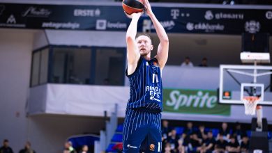 Anadolu Efes'ten hediye! 9 Anadolu Efes, EuroLeague'de ilk yarısını 46-35 önde tamamladığı İsrail'den Hapoel Tel Aviv'e yenilmekten kurtulamadı