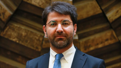Merkez Bankası’nda Emrah Şener'e şok tutuklama 13 Eski Merkez Bankası Başkan Yardımcısı Emrah Şener, Merkez Bankası'nı (kamuyu) 100 milyon TL dolandırdığı suçlamasıyla tutuklandı