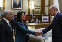 Cumhurbaşkanı Recep Tayyip Erdoğan, “Terörsüz Türkiye” süreci kapsamında DEM Parti İmralı heyetini Cumhurbaşkanlığı Külliyesi’nde kabul etti.