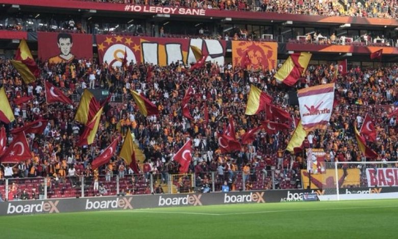 Galatasaray rakip tanımıyor 10 Trendyol Süper Lig’de Galatasaray, 1-0 geriye düştüğü maçta Göztepe’yi 3-1 yenerek 10 maçta 9. galibiyetini aldı