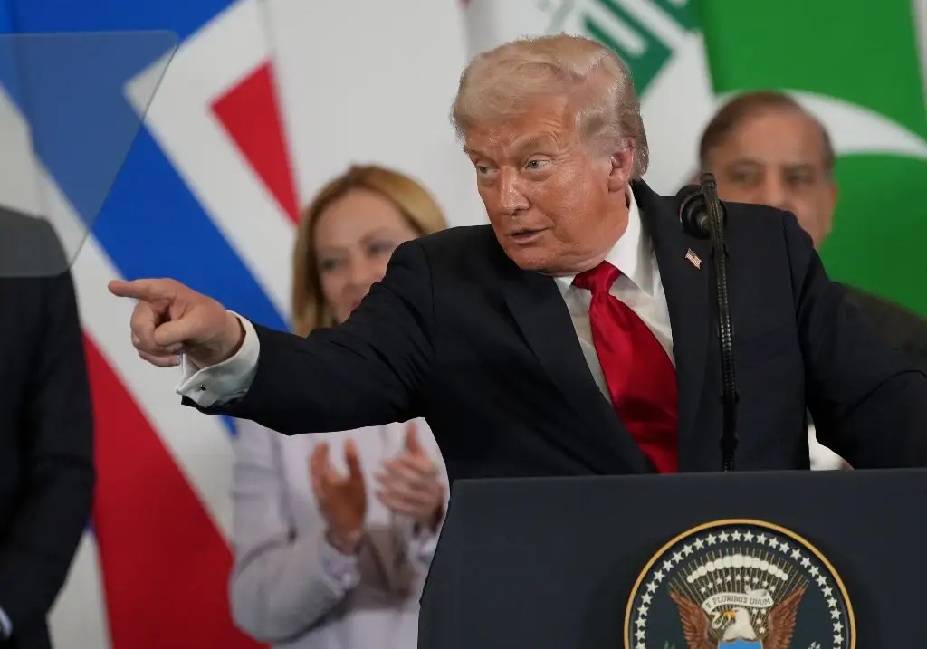 Gazze’de kırılgan ateşkes! Trump: Barışın ilk adımı atıldı 1 Gazze’deki savaşın ardından sağlanan ateşkesle İsrailli rehineler serbest kaldı, Filistinli mahkûmlar salıverildi.