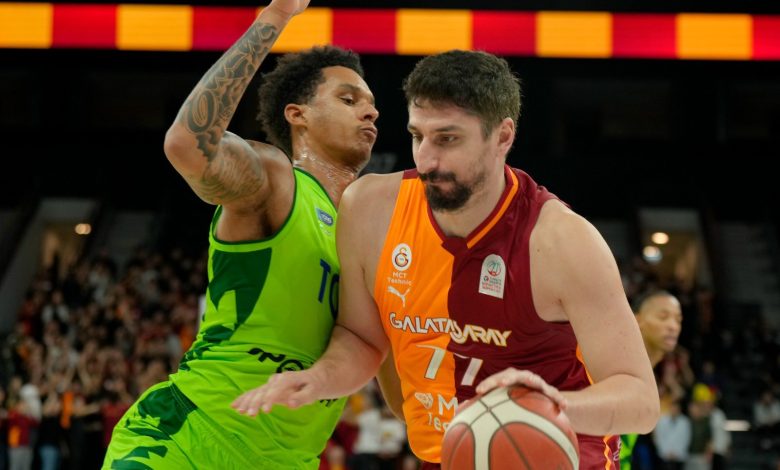 Galatasaray, Türkiye Sigorta Basketbol Süper Ligi'nde ilk hafta Fenerbahçe'yi yenen Tofaş'ı evine eli boş gönderdi