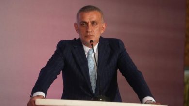 PFDK'dan hakemlere ceza çıktı 7 PFDK, bahis oynayan hakemlere hak mahrumiyeti cezası verirken Zorbay Küçük konusunda ise incelemenin devamı kararı aldı