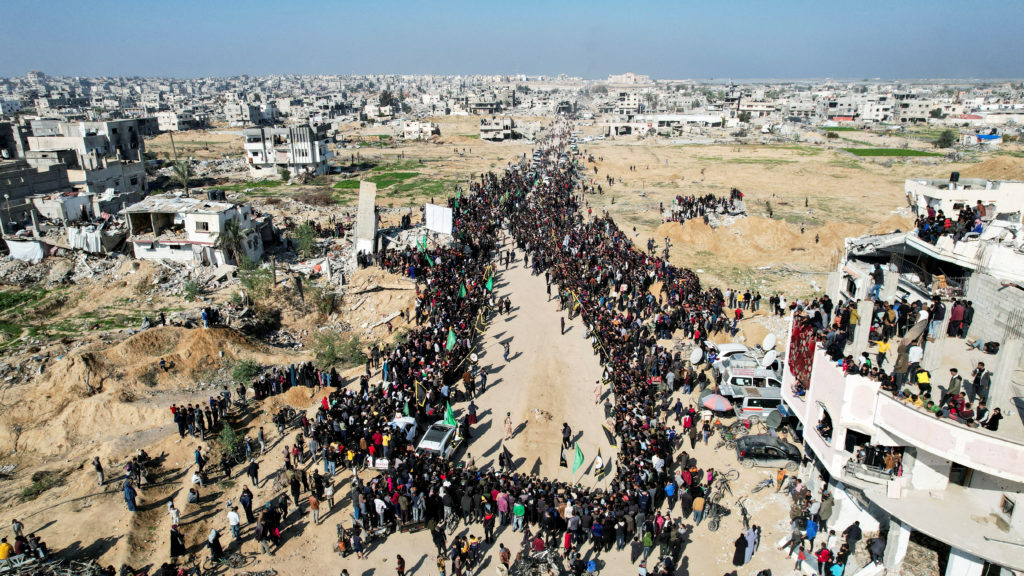 Hamas, serbest bırakılacak 20 İsrailli esirin listesini açıkladı 1 Gazze’de ateşkes ve esir takası anlaşması kapsamında Hamas, serbest bırakılacak 20 İsrailli esirin ismini duyurdu.