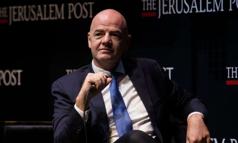 Dünya Kupası'nın takvimi değişiyor 17 FIFA Başkanı Gianni Infantino, Dünya Kupası'nın yaz yerine Mart ve Ekim ayında oynanmasının gündemlerinde olduğunu açıkladı