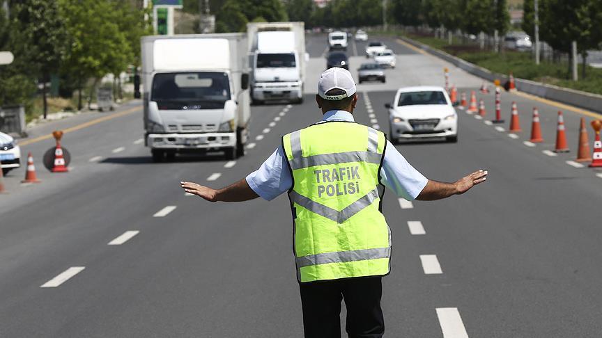İstanbullular dikkat! Bu yollar kapalı olacak 1 Cumhuriyet Bayramı’nın 102’nci yılı kutlamaları kapsamında 29 Ekim Çarşamba günü İstanbul’da birçok yol trafiğe kapatılacak.