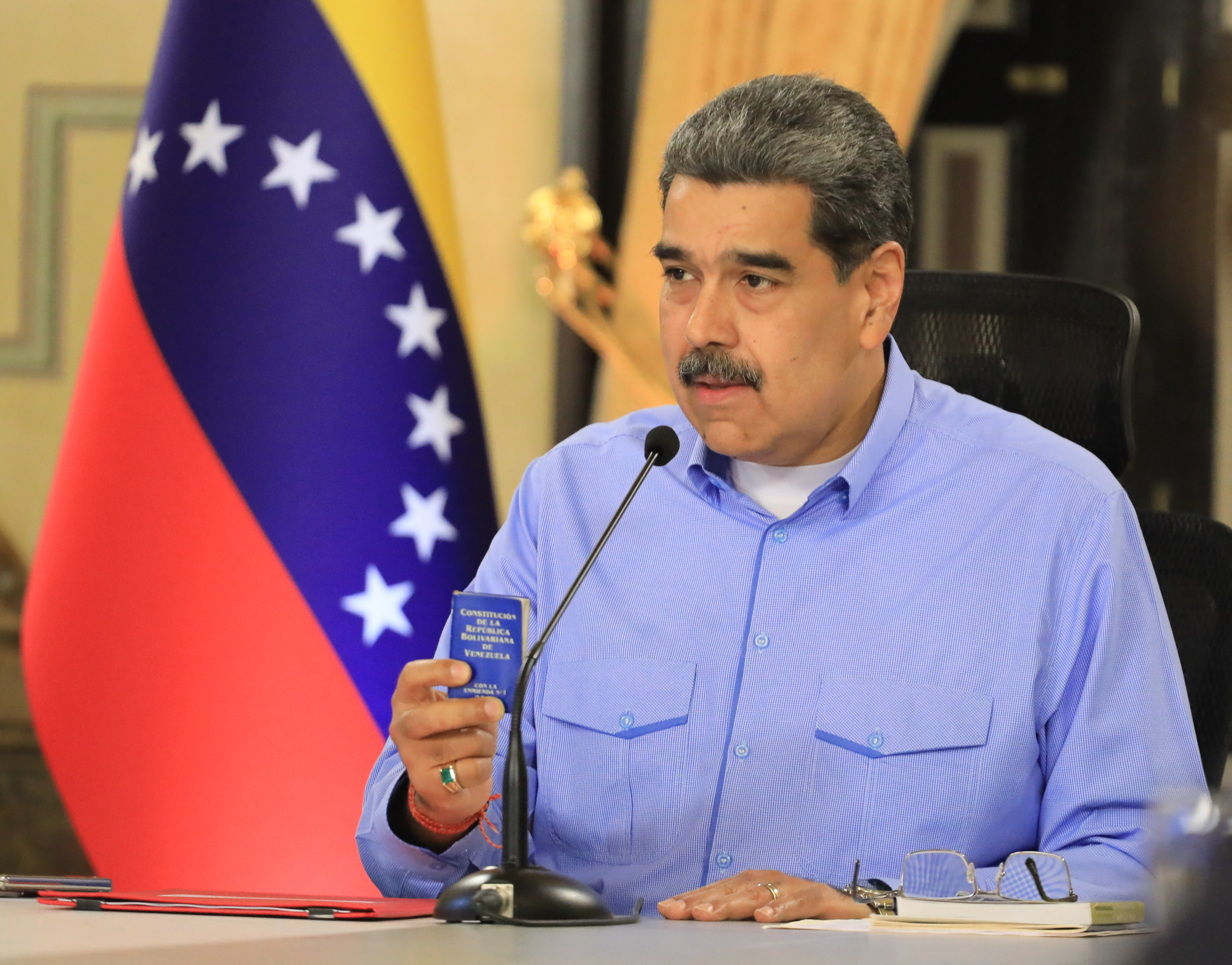 Maduro’dan sert tepki: ABD yeni bir savaş uyduruyor 1 Venezuela Devlet Başkanı Nicolás Maduro, ABD’nin Karayipler’e dünyanın en büyük savaş gemisini göndermesini “savaş provokasyonu” olarak nitelendirdi.