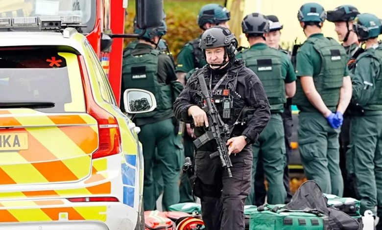 İngiltere'de terör saldırısı 17 İngiltere'nin Manchester kentindeki bir sinagoga saldırıda iki kişi hayatını kaybederken saldırgan polis tarafından öldürüldü