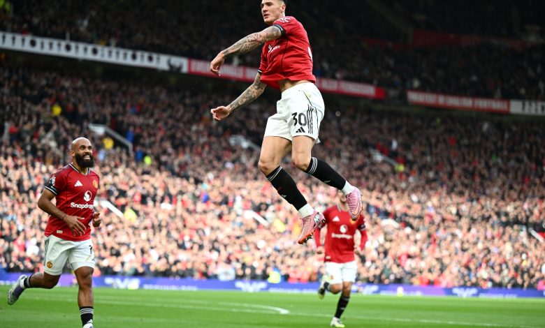 Manchester United, Sunderland'i yenerek İngiltere Premier Lig'de 7. maçında 3. kez kazandı. Altay Bayındır bu kez yedek kulübesinde oturdu